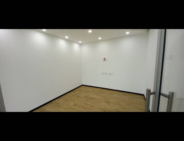 350M² OFFICE TO LET IN BRYANSTON